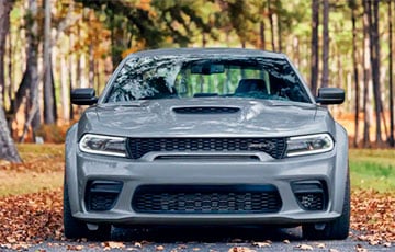 Долгожданную недорогую модель Dodge показали на живых фото