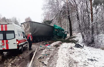 Двое дарослых і дзіця загінулі ў жудасным ДТЗ у Магілёўскай вобласці