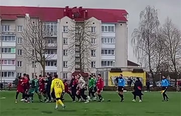 Во время товарищеского матча подрались игроки «Сморгони» и «Молодечно»