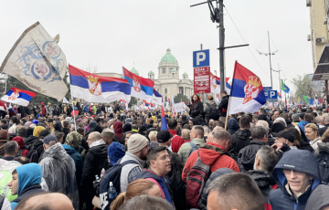 Больш за 100 тысяч чалавек выйшлі на антыўрадавы пратэст у Бялградзе