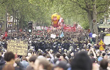 Во Франции на митинги 1 мая вышли 300 тысяч человек