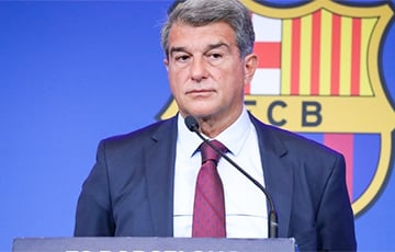 Президент «Барселоны» пришел в раздевалку клуба после вылета из ЛЧ