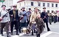 В Гродно коза попыталась сорвать парад