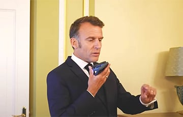 Макрон паказаў, як тэлефанаваў Трампу з Кіева а шостай раніцы паводле Вашынгтону