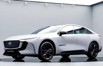 Mazda рассекретила новый электрифицированный седан в спортивном стиле