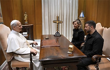 The Pope Met With Vladimir And Elena Zelensky