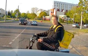 «Едзе на чырвонае і абураецца!»