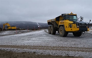 Строителей одного из крупнейших мегапроектов Путина в Арктике оставили без зарплат, еды и билетов домой