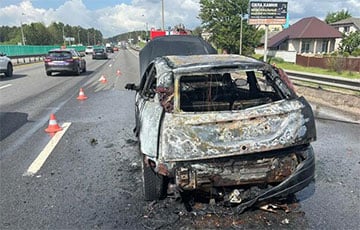 На МКАД во время движения загорелся автомобиль