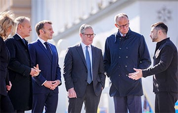 Le Monde: Макрон, Мерц, Стармер и Туск объединились вокруг Украины