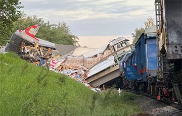 "Before The Collapse, Passengers Heard An Explosion."