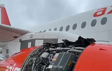 Russian Superjet-100 Began To Fall Apart In The Air