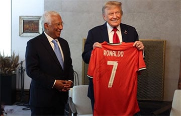 Роналду подарил Трампу футболку с личным автографом и посланием о мире