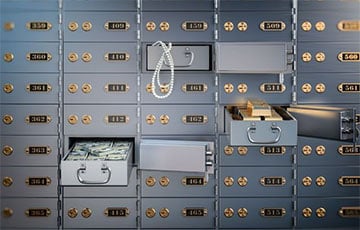 Japanese Banks Will Ban The Storage Of Cash In Safes