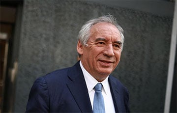 Премьер Франции застрял в истребителе