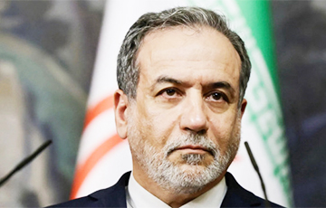 Iran's Top Diplomat Flies To See Putin