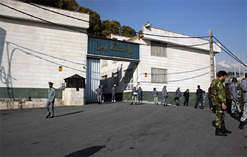 Israel Hit The Main Gate Of Iran's Prison For Political Prisoners