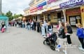 В Минске выстроилась огромная очередь возле метро
