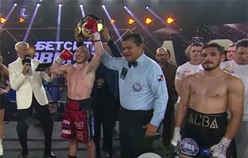 Расейскі непераможны баксёр сенсацыйна саступіў накаўтам тытул чэмпіёна свету