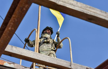 ВСУ уничтожили российский триколор на границе с Черниговской областью