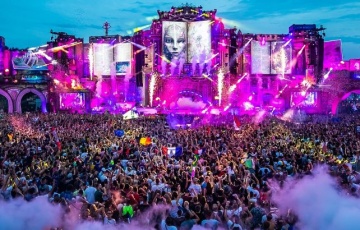 В Бельгии полностью сгорела главная сцена популярного фестиваля Tomorrowland