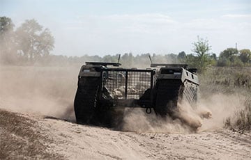 Украинские воины провели эвакуацию раненого побратима с помощью наземной роботизированной платформы