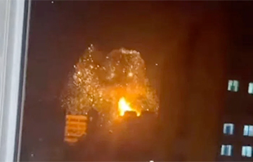 Момент попадания «шахеда» по жилому дому в Киеве показали на видео