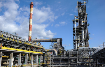 Major Refinery Shut Down In Russia After Ukrainian Attack