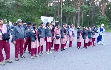 В лагерь «Зубренок» привезли детей из Индии