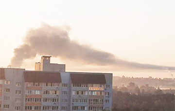 Брянск массированно атаковали дроны: густой дым поднялся в районе нефтебазы