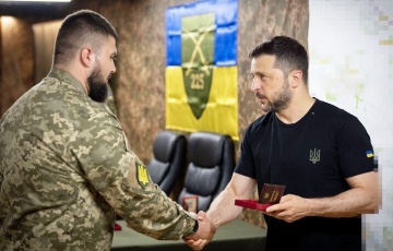 Зеленский посетил 225-й отдельный штурмовой полк на Сумщине