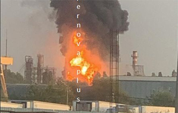The Afipsky Refinery In Krasnodar Krai Is Burning With A Powerful Fire