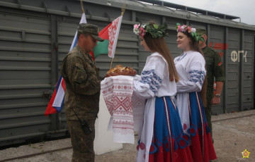 Куда прибыли первые эшелоны российских военных?