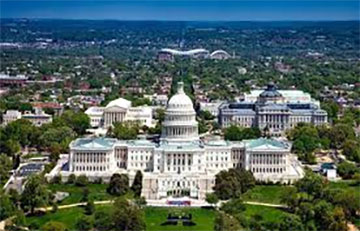 Трамп заявіў аб намеры перасяліць бяздомных далей ад Вашынгтона.