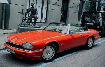 Зорка эпохі дыска: у Кіеве заўважылі рарытэтны спартовы Jaguar