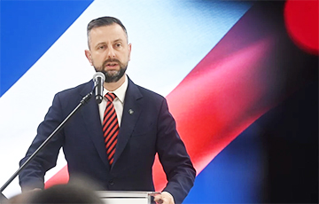 Polish Defense Minister Arrives In Kiev