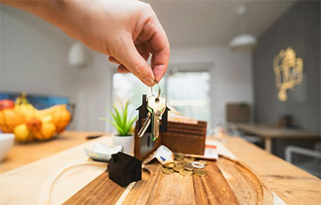 Многодетная белорусская семья получила в Польше квартиру «за ремонт»