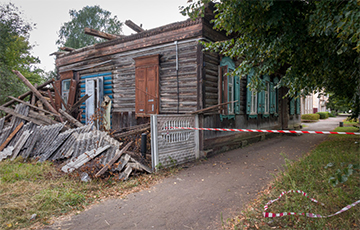 A Rabbi's House Is Being Demolished In Bobruisk