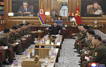 WSJ: Генералы КНДР внезапно вернулись с фронта домой