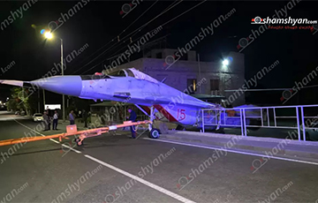 В Армении российский истребитель протаранил столб