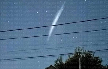 В небе над Украиной заметили необычное явление