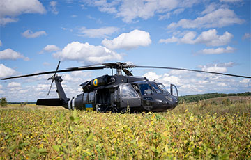 Чешские волонтеры передали Украине вертолет Black Hawk