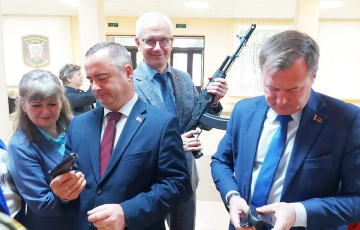 І які ж гэта вар’ят выдаў дзецям аўтамат?