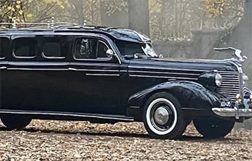 Пафосный лимузин с секретами: раскрыты подробности авто из сериала «Уэнздей»