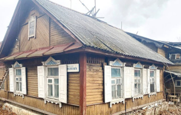 В Минске на продажу выставили сельскую избушку за $116 000