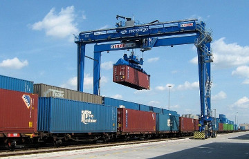 Onet: Poland Closes China's Gateway To Europe