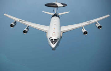 Над Польшей заметили огромные американские самолеты