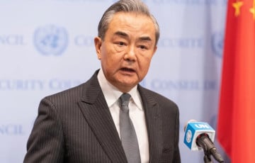 China's Foreign Minister Flew To Moscow At The Same Time As Whitkoff