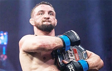 Беларускі баец з мянушкай «БелАЗ» паўторна перамог знакамітага расіяніна