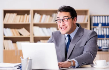 «Руководитель ходил в майке с надписью «Диктатура»